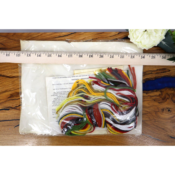 Vintage 1982 The Creative Circle Crewel Kit Needlework Popcorn and Donuts 0210 - Picture 4 of 4